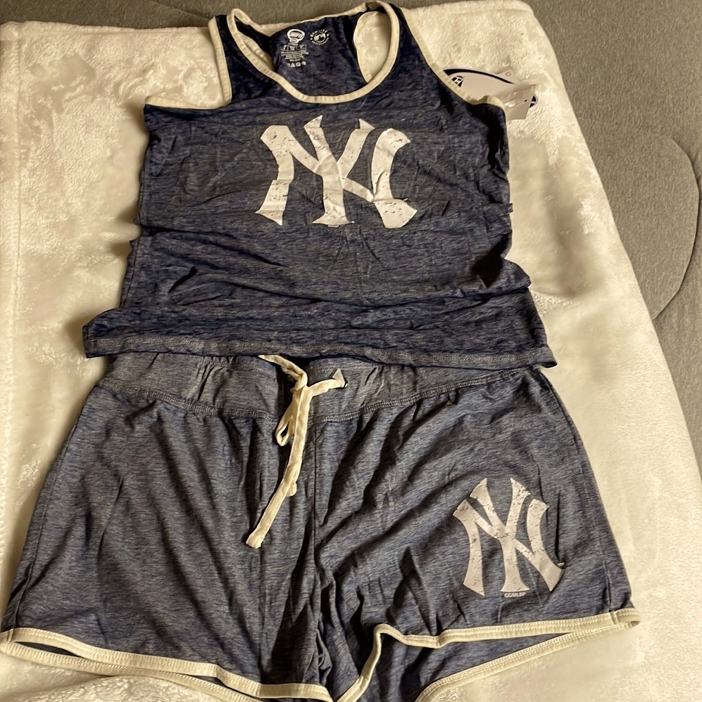 MLB Yankees tank and short set